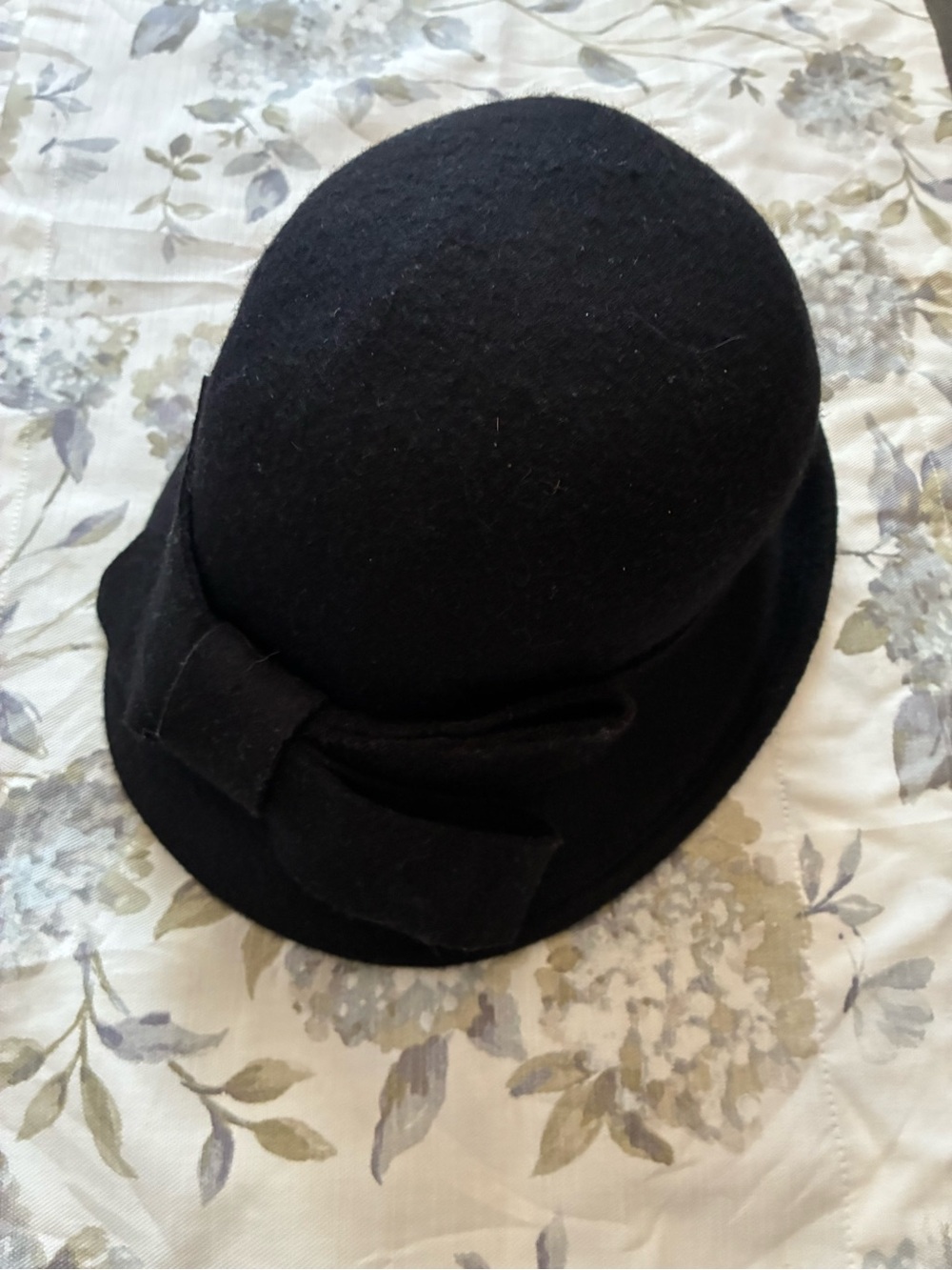 Classic Black Wool Bow Cloche Hat - Women Accessories